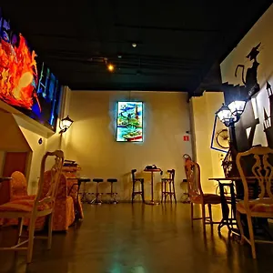 Hostal Iron