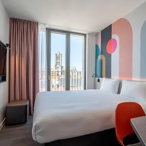 3* מלון Centrum